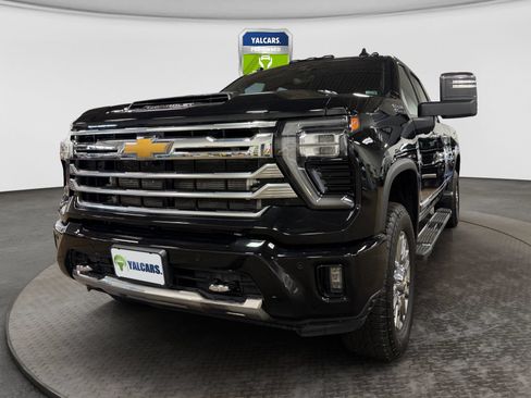 Used 2024 Chevrolet Silverado 3500 High Country w/ High Country Premium Package AWD/4WD image 9
