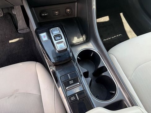 Used 2023 Hyundai Sonata SE w/ Cargo Package FWD image 12