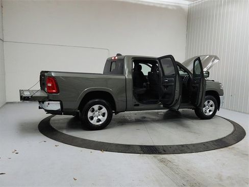 New 2026 RAM 1500 4x4 Crew Cab image 15