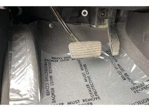 Used 2022 Chevrolet Suburban LT w/ Luxury Package image 45