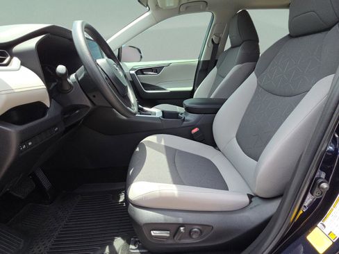 Certified 2025 Toyota RAV4 XLE w/ Convenience Package FWD image 10