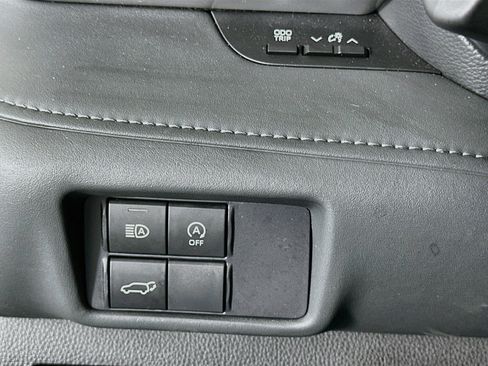 Used 2025 Toyota Highlander XSE AWD/4WD image 17