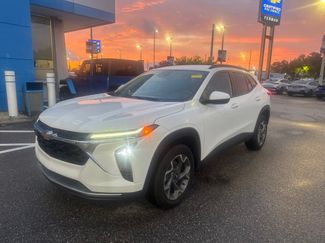Used 2025 Chevrolet Trax LT FWD video 1