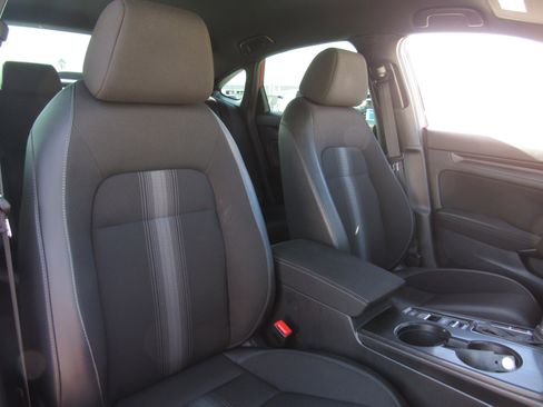 Certified 2025 Honda Civic Sport image 10