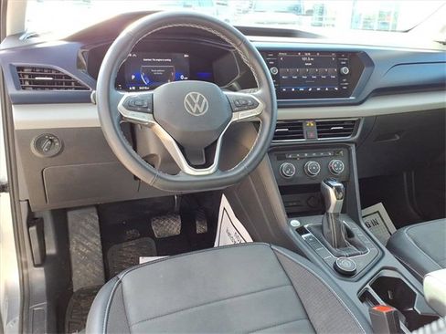 Used 2022 Volkswagen Taos SE image 12