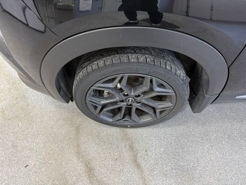 Used 2025 Nissan Kicks SR AWD/4WD image 11