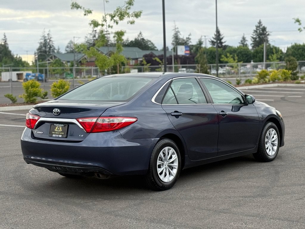 Used 2015 Toyota Camry LE FWD image 4