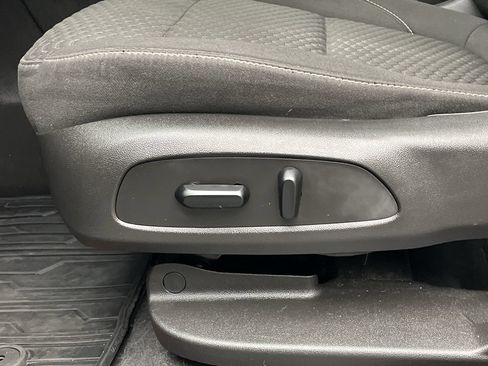 Certified 2019 GMC Acadia SLE w/ Driver Alert Package I AWD/4WD image 11