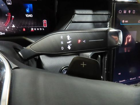 Used 2025 GMC Acadia Elevation image 18