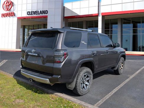 Used 2017 Toyota 4Runner TRD Off-Road AWD/4WD image 7