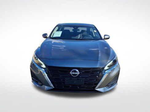 Used 2023 Nissan Altima 2.5 SV FWD image 2