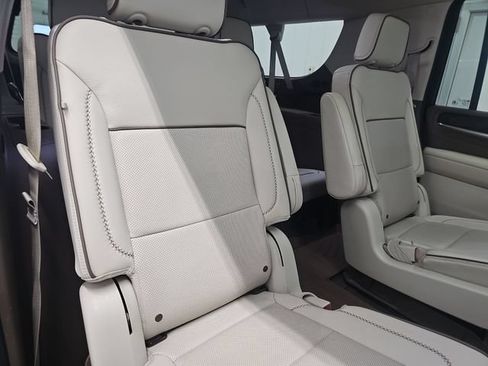 Used 2023 GMC Yukon XL Denali AWD/4WD image 33