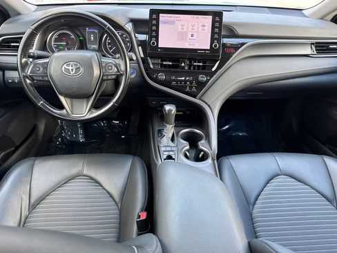 Used 2024 Toyota Camry SE w/ Audio Upgrade Package FWD image 17