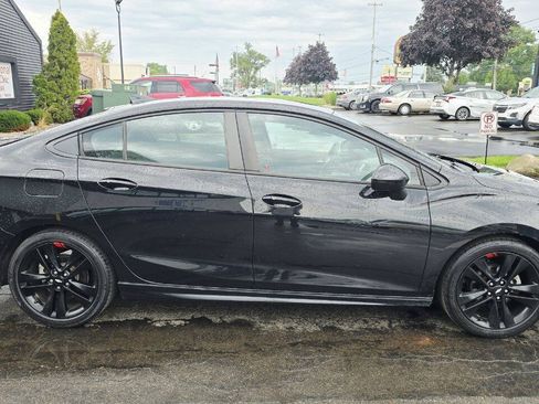 Used 2018 Chevrolet Cruze LT w/ Redline Edition FWD image 7