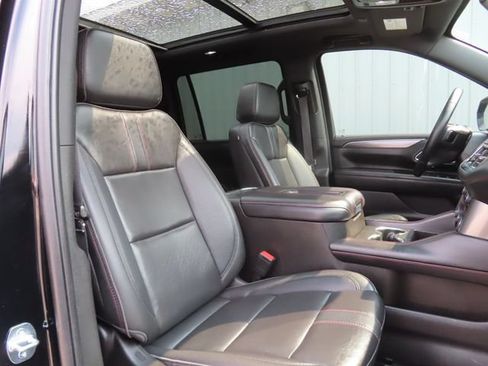 Used 2024 Chevrolet Suburban RST w/ Luxury Package AWD/4WD image 26