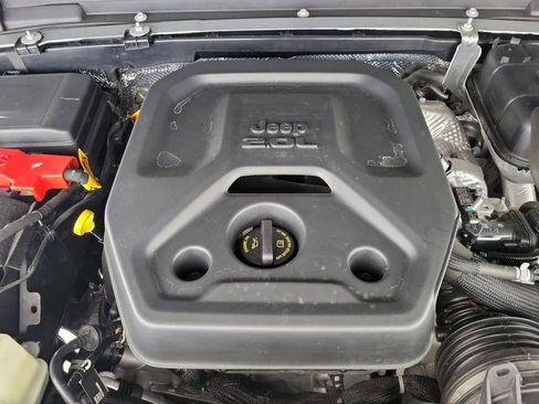 Used 2024 Jeep Wrangler Unlimited AWD/4WD image 10