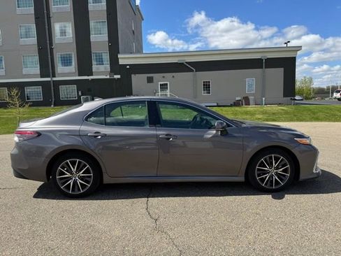 Used 2023 Toyota Camry XLE w/ Navigation Package FWD image 12
