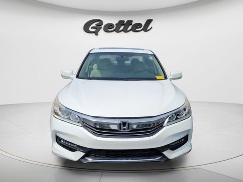 Used 2017 Honda Accord EX image 2