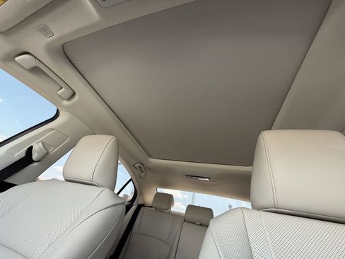 Used 2024 Lexus ES 350 w/ Technology Package FWD image 36