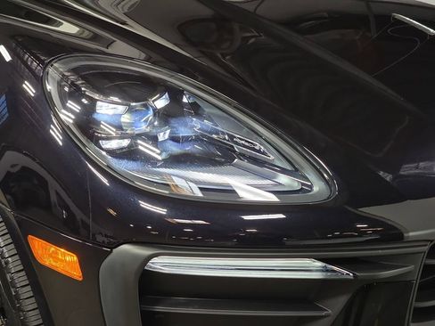 Used 2025 Porsche Macan image 12