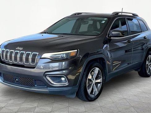 Used 2019 Jeep Cherokee Limited w/ Luxury Group FWD image 3