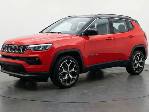 Used 2025 Jeep Compass Limited image 3