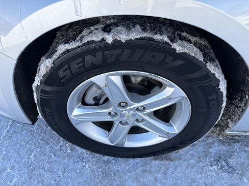 Used 2021 Chevrolet Malibu LT image 11