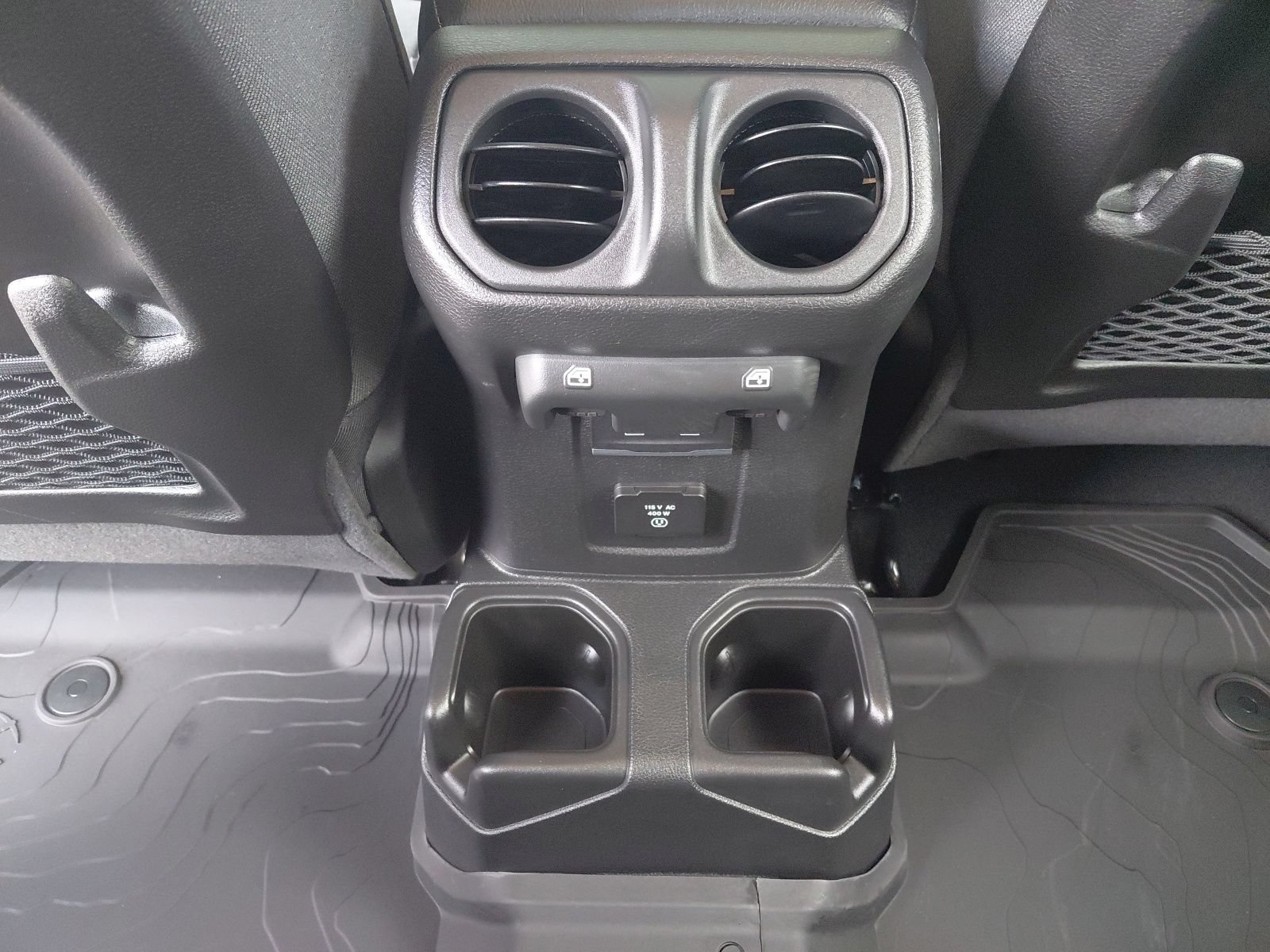 Used 2025 Jeep Gladiator Rubicon w/ Convenience Group AWD/4WD image 10