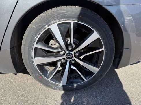 Used 2023 Nissan Maxima SL FWD image 16