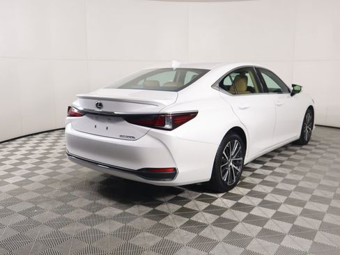 Certified 2025 Lexus ES 300h w/ Premium Package image 5