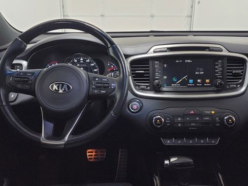 Used 2016 Kia Sorento SX image 12