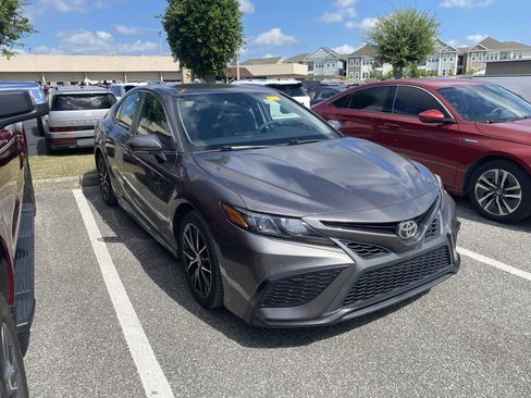 Used 2021 Toyota Camry SE w/ Cold Weather Package AWD/4WD image 15