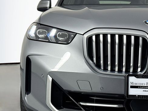 Used 2025 BMW X5 xDrive40i w/ Climate Comfort Package image 13