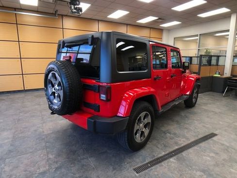 Used 2017 Jeep Wrangler Unlimited Sahara w/ Connectivity Group image 7