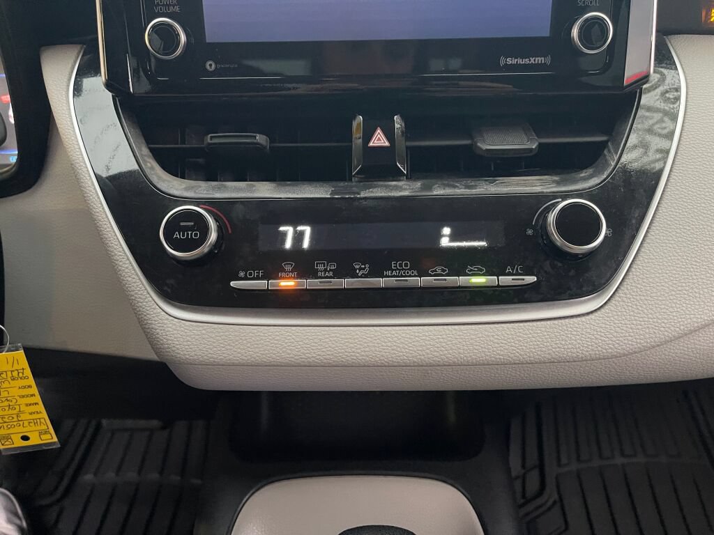Used 2021 Toyota Corolla LE FWD image 11