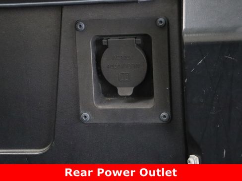 Used 2023 Toyota Tundra Limited w/ Power Package image 34