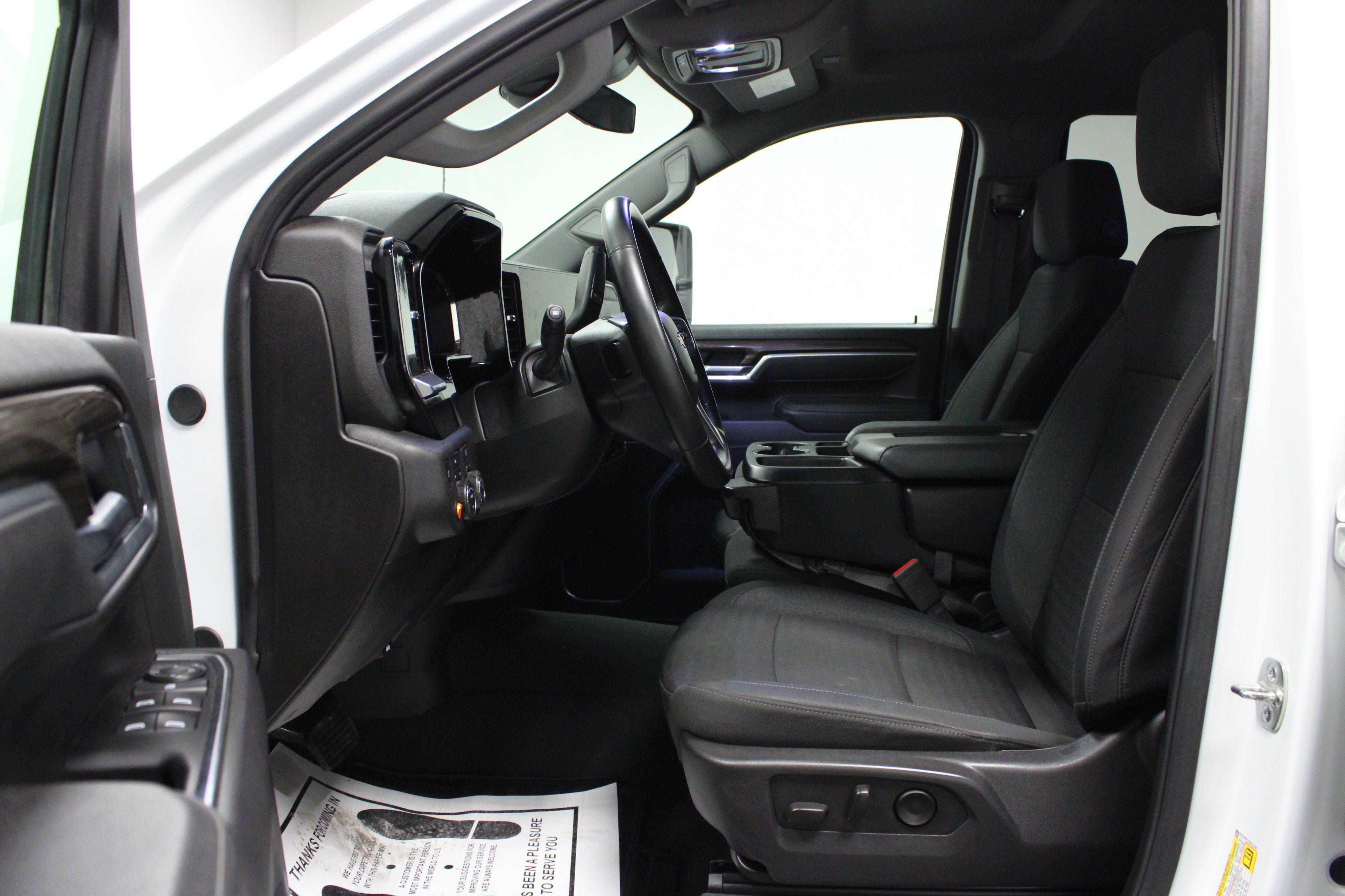 Used 2025 Chevrolet Silverado 2500 LT w/ Convenience Package AWD/4WD image 12
