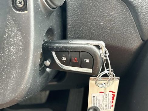 Used 2022 Toyota RAV4 LE FWD image 25