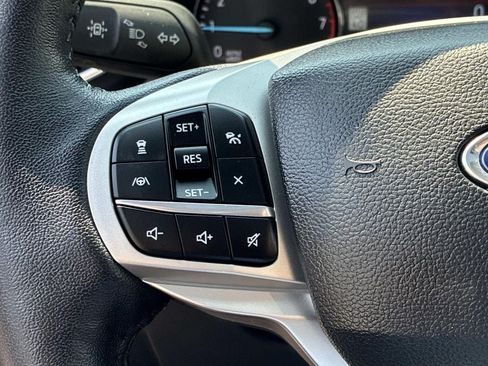 Used 2023 Ford Explorer XLT w/ Equipment Group 202A AWD/4WD image 26
