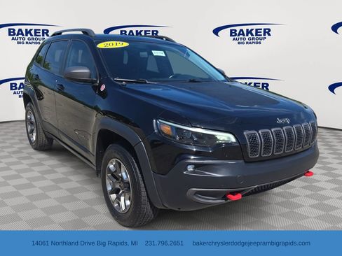 Used 2019 Jeep Cherokee Trailhawk w/ Cold Weather Group AWD/4WD image 1