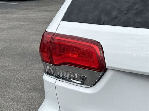 Used 2019 Jeep Grand Cherokee Limited w/ Luxury Group II image 9