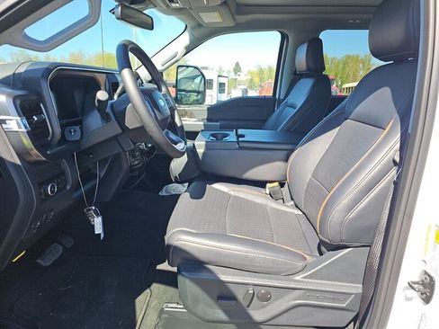 Used 2025 Ford F350 Lariat w/ Camper Package image 3