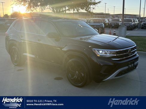 Used 2023 Volkswagen Atlas SE w/ Black Wheel Package image 1
