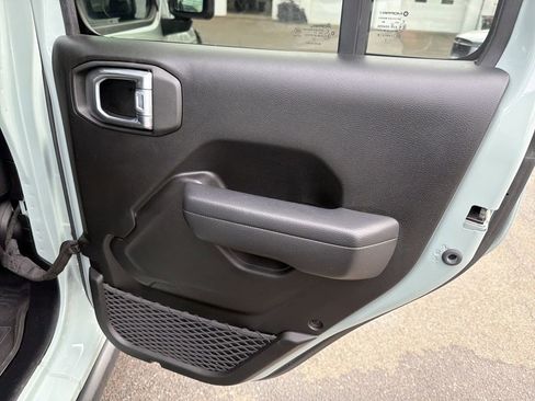 Used 2023 Jeep Wrangler Unlimited w/ Sun & Screen Package AWD/4WD image 17