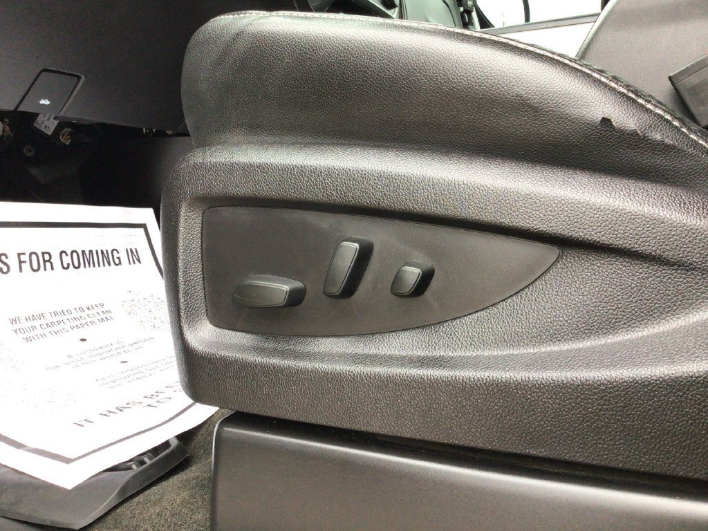 Used 2017 Chevrolet Silverado 1500 LTZ Z71 w/ LTZ Plus Package AWD/4WD image 31