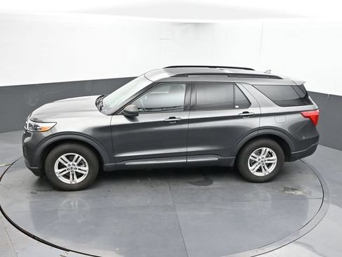 Used 2020 Ford Explorer XLT AWD/4WD image 40