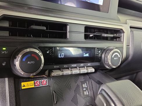 Used 2025 Toyota 4Runner TRD Off-Road AWD/4WD image 20