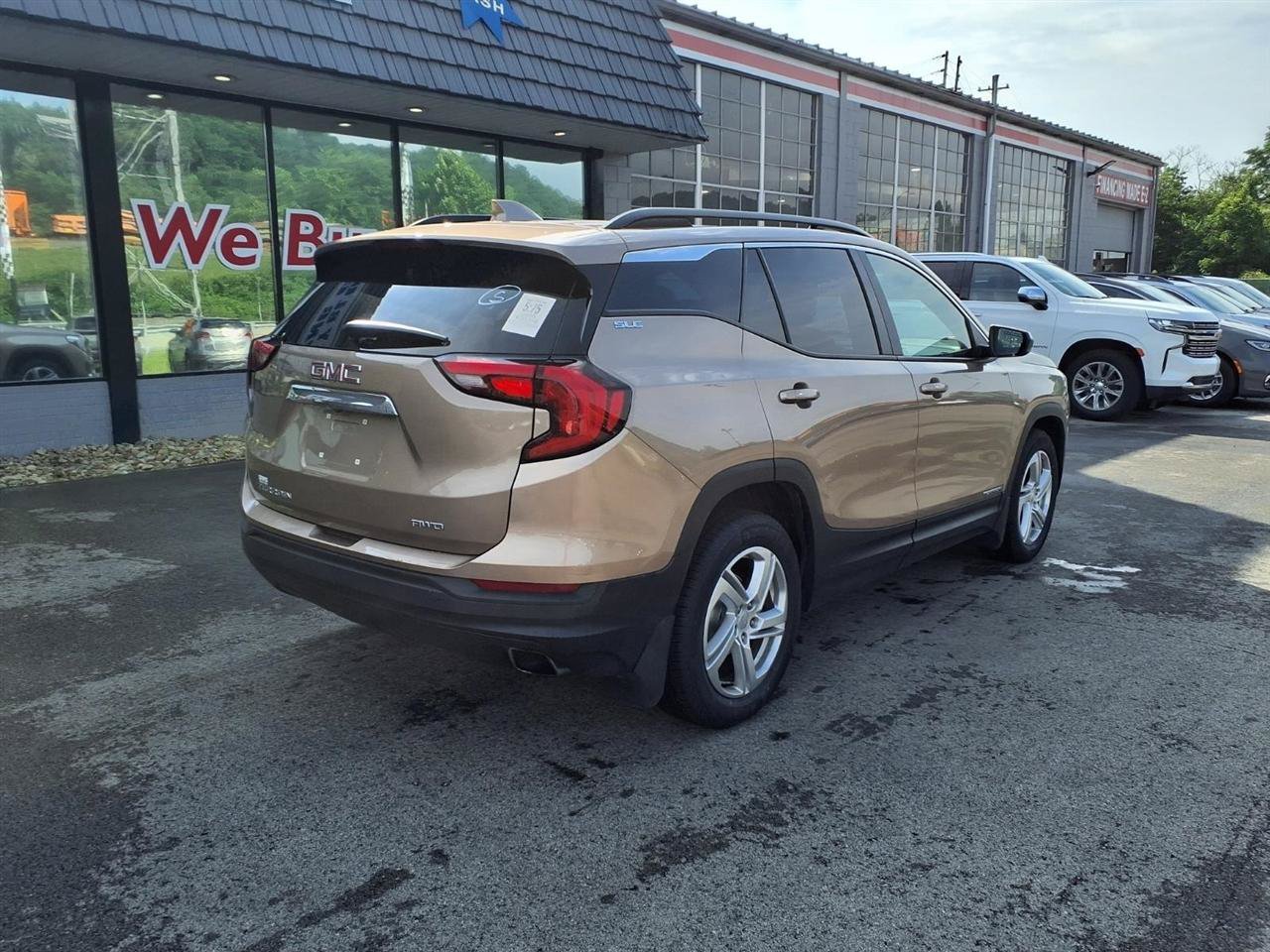 Used 2018 GMC Terrain SLE w/ Driver Convenience Package AWD/4WD image 2