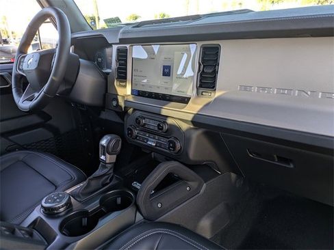 New 2025 Ford Bronco Outer Banks w/ Sasquatch Package image 14