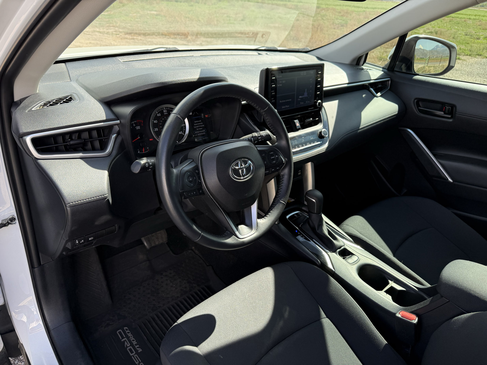 Used 2022 Toyota Corolla Cross LE w/ Black Badges Package (TMS) FWD image 16
